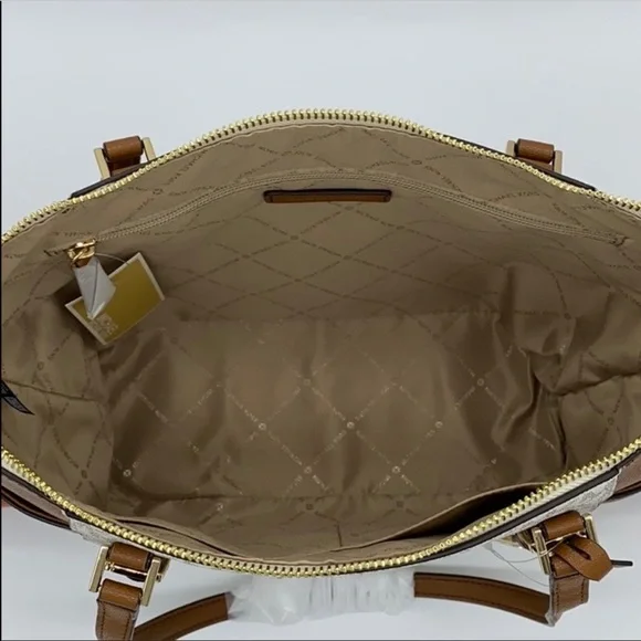 MICHAEL KORS CHARLOTTE LARGE TOP ZIP TOTE VANILLA - Picture 11 of 15